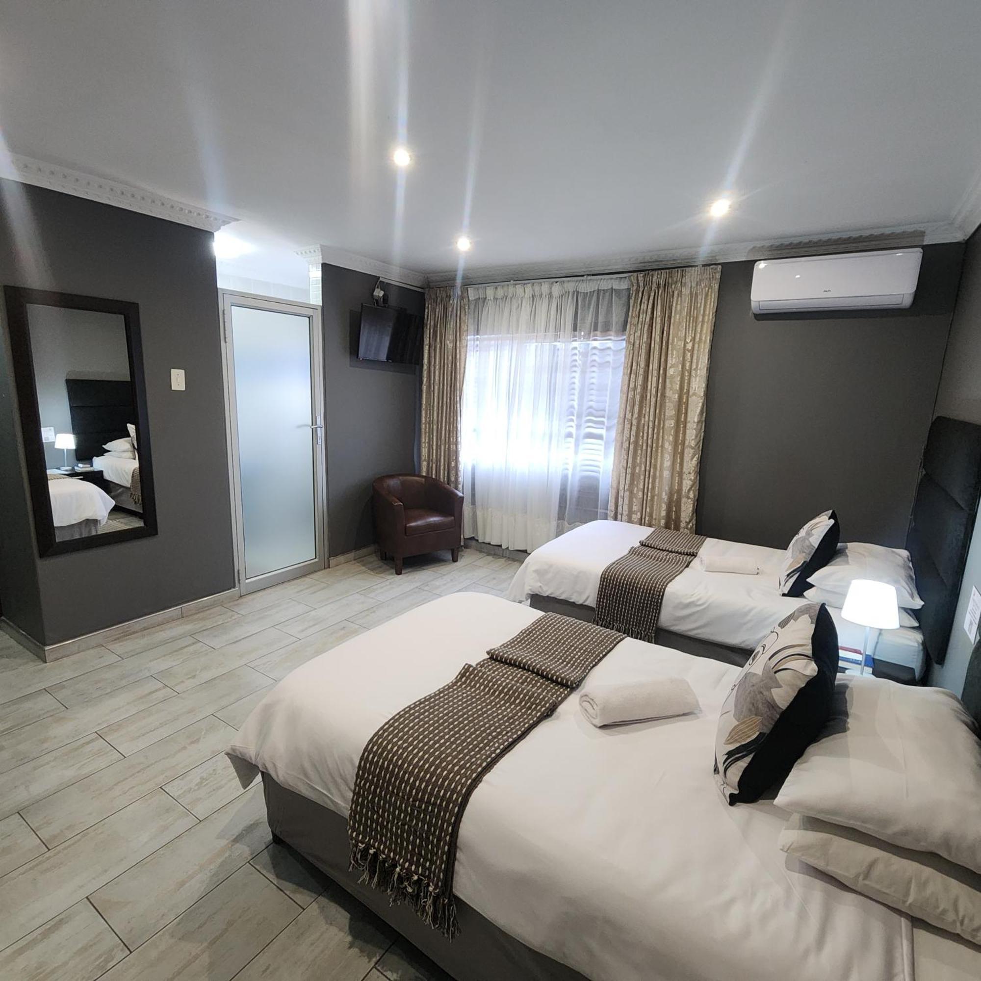 Sleep In Beauty Guesthouse Нюкасъл Екстериор снимка