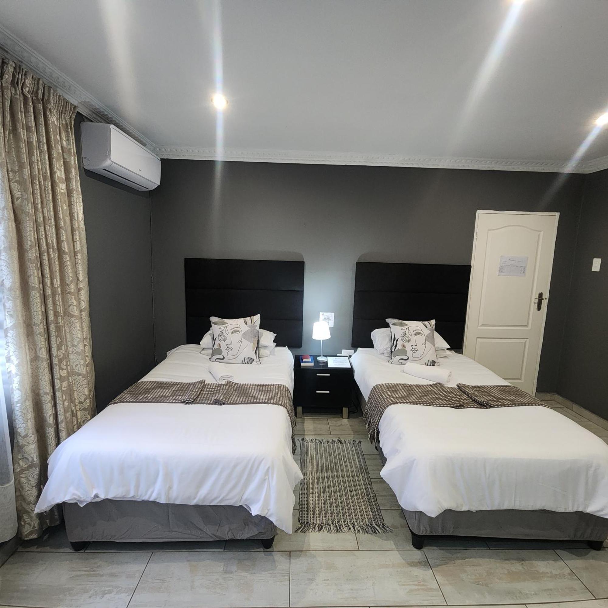Sleep In Beauty Guesthouse Нюкасъл Екстериор снимка
